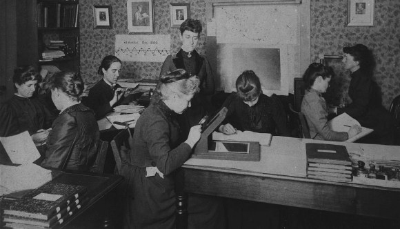 1280px-Astronomer_Edward_Charles_Pickerings_Harvard_computers